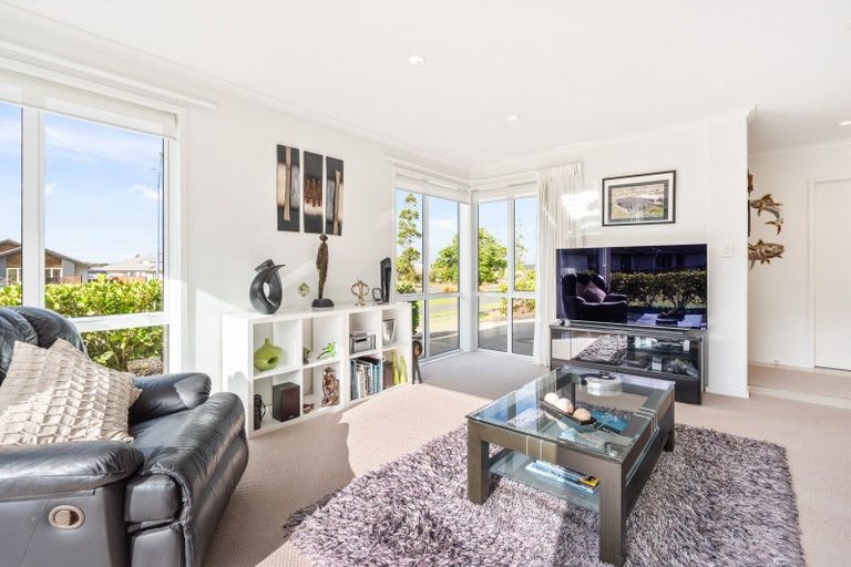 Photo of property in 20 Stace Hopper Drive, One Tree Point, 0118