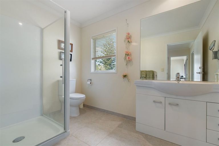 Photo of property in 4 East Point, Manly, Whangaparaoa, 0930