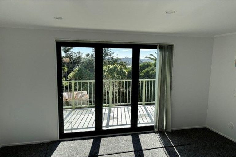 Photo of property in 67a Birkdale Road, Birkdale, Auckland, 0626