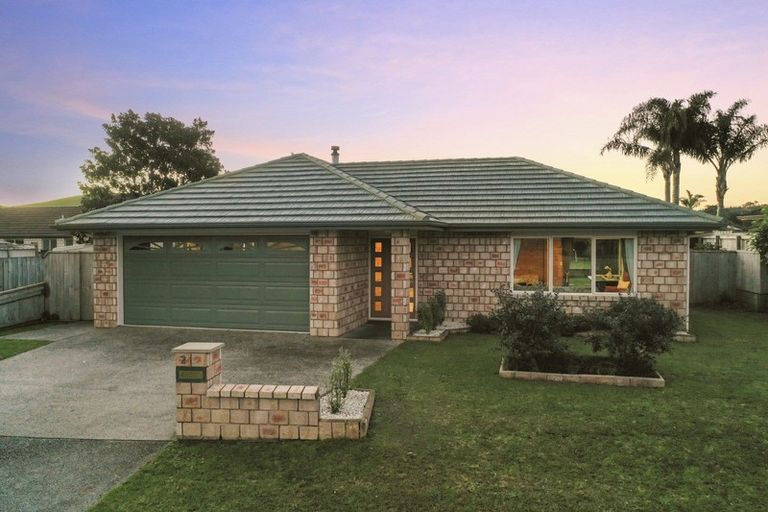 Photo of property in 2 Halyard Loop, Haruru, 0204