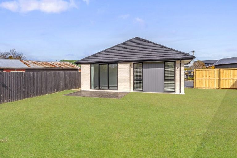 Photo of property in 1/8 Cherry Place, Casebrook, Christchurch, 8051