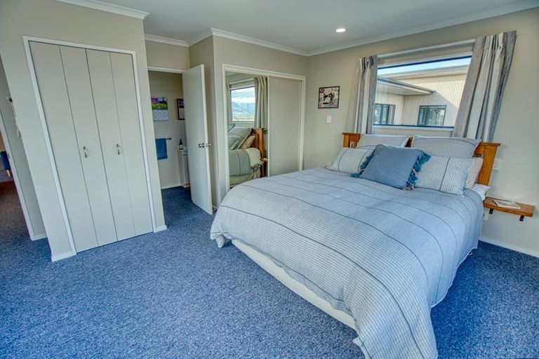 Photo of property in 9 Ranui Place, Moana, 7872
