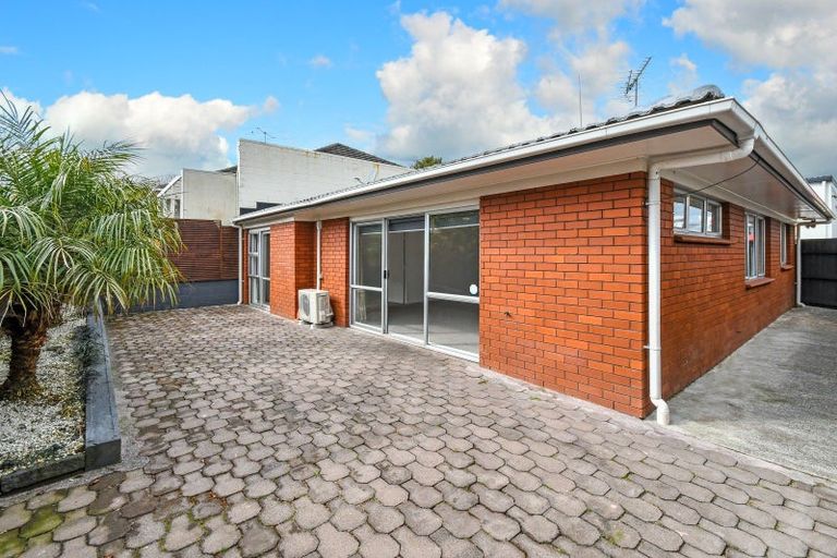 Photo of property in 2/15 East Street, Papakura, 2110