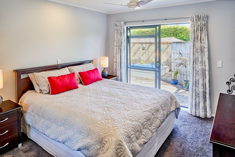 Photo of property in 180d Raumati Road, Raumati Beach, Paraparaumu, 5032