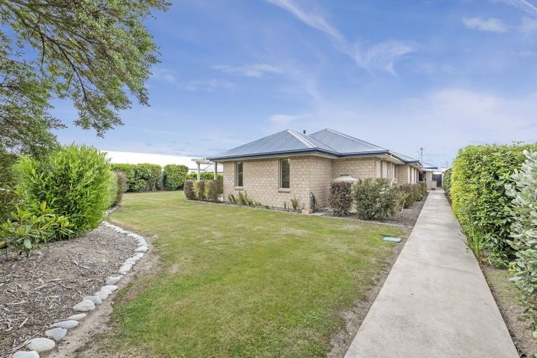 Photo of property in 72 Rotherham Drive, West Melton, 7618