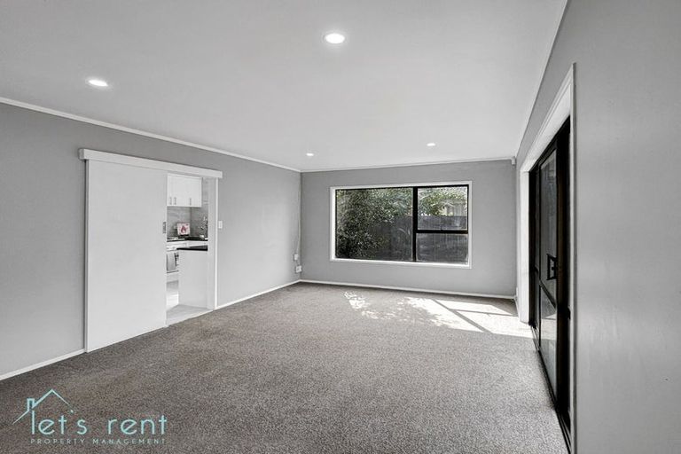 Photo of property in 2/21 Booker Place, Weymouth, Auckland, 2103
