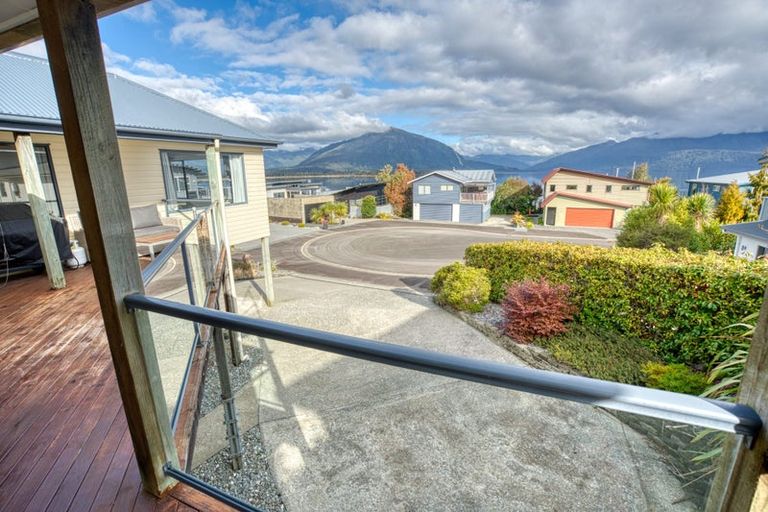 Photo of property in 9 Ranui Place, Moana, 7872