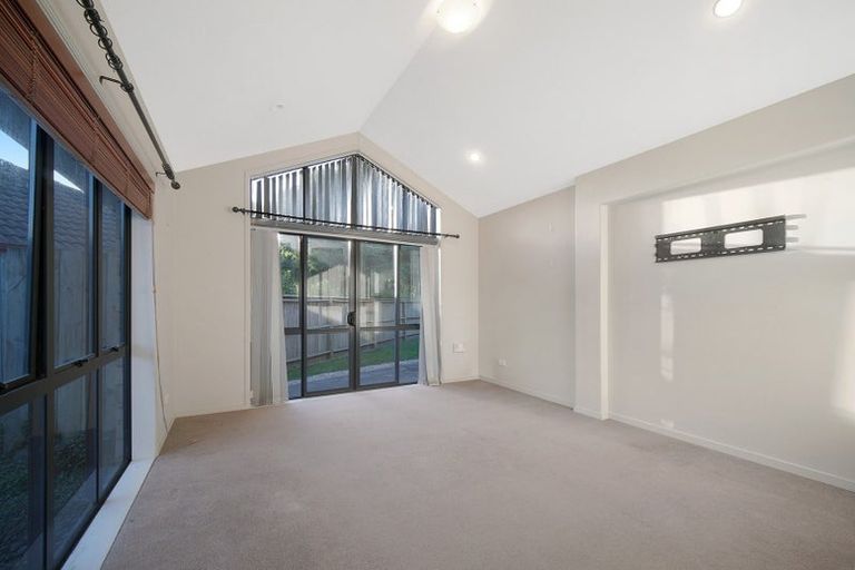 Photo of property in 42 Ysabel Crescent, The Gardens, Auckland, 2105