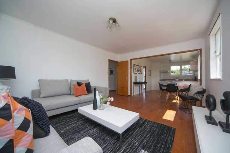 Photo of property in 82 Boundary Road, Blockhouse Bay, Auckland, 0600