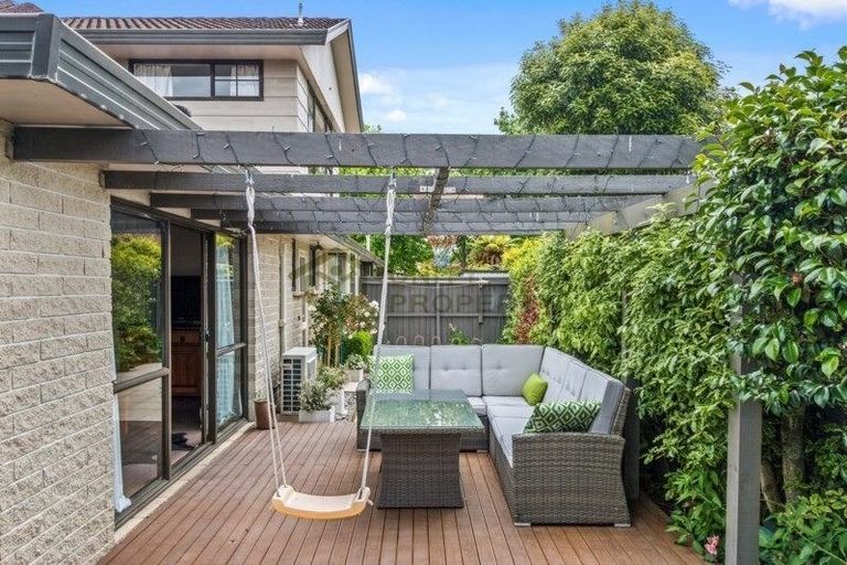 Photo of property in 1/20 Montclare Avenue, Ilam, Christchurch, 8041