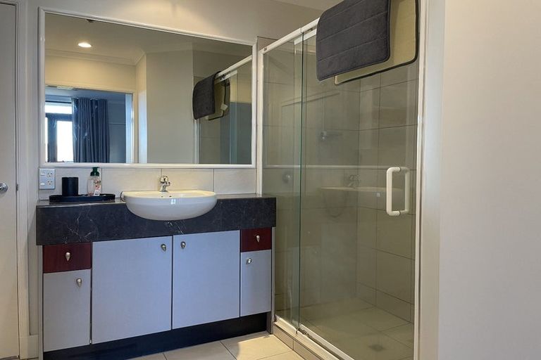 Photo of property in 2c/7-11 Bute Road, Browns Bay, Auckland, 0630