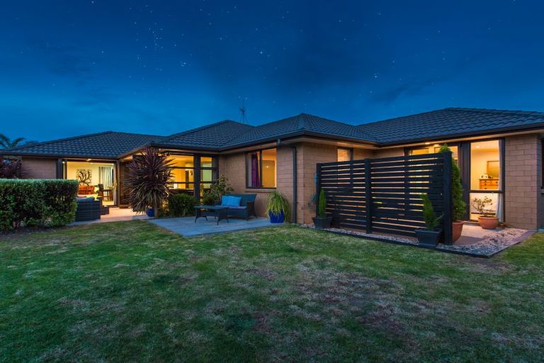 Photo of property in 120 Oriental Parade, Papamoa Beach, Papamoa, 3118