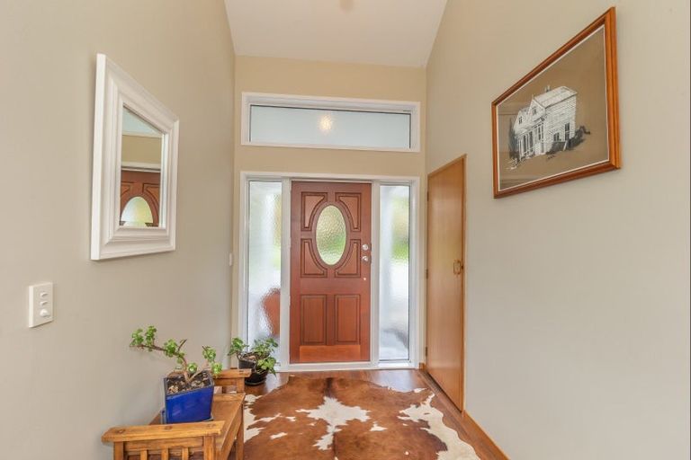 Photo of property in 233 North Manakau Road, Manakau, Levin, 5573