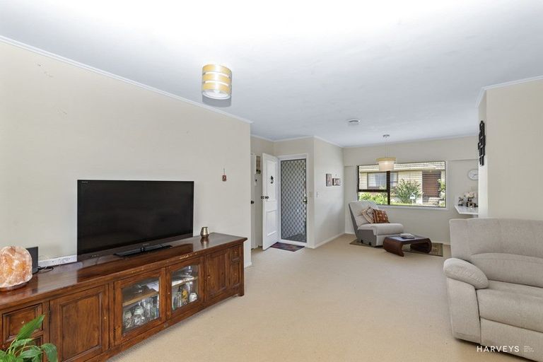 Photo of property in 5/248 Great North Road, Henderson, Auckland, 0612