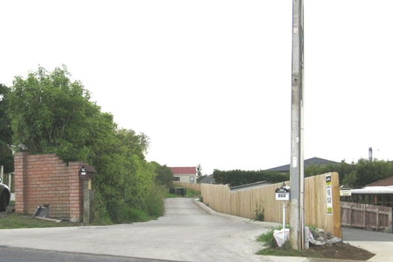 Photo of property in 254 Royal Road, Massey, Auckland, 0614