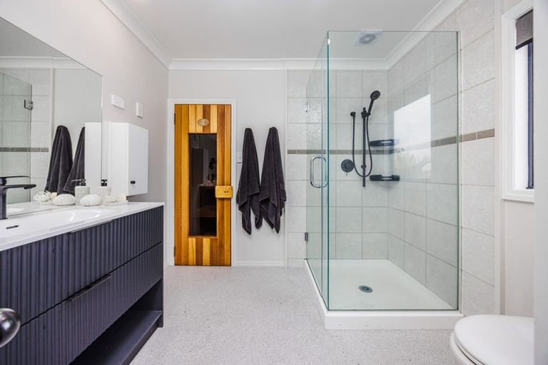 Photo of property in 62 Keywella Drive, Conifer Grove, Takanini, 2112