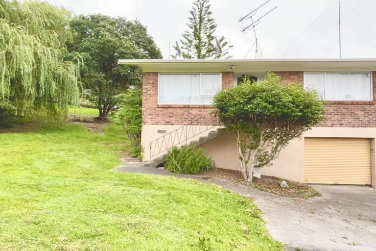 Photo of property in 2/80 Peach Road, Glenfield, Auckland, 0629