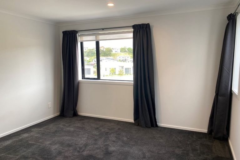 Photo of property in 5a Breakwater Way, Whitby, Porirua, 5024