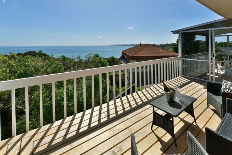 Photo of property in 252 Whangaparaoa Road, Red Beach, 0932
