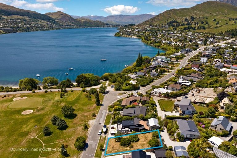 Photo of property in 8 Grove Lane, Kelvin Heights, Queenstown, 9300