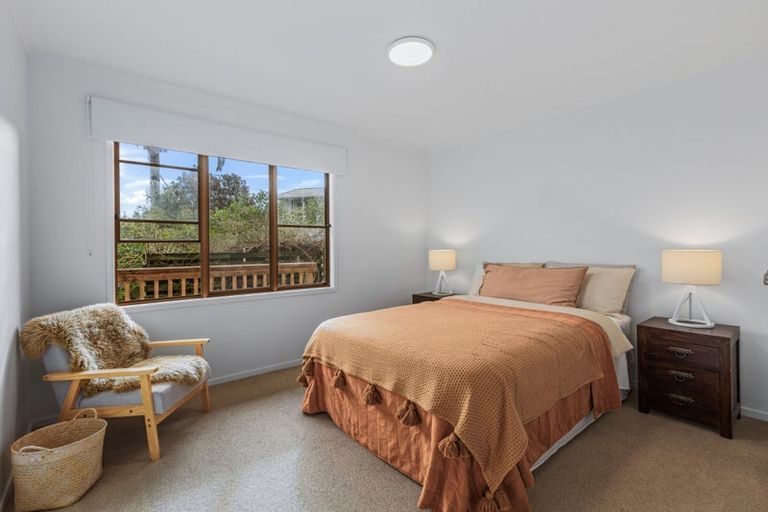 Photo of property in 3/9 Fuchsia Place, Birkdale, Auckland, 0626