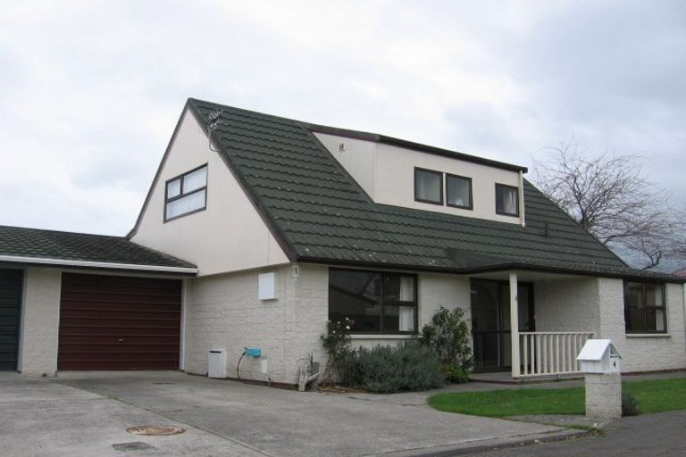 Photo of property in 4 Charisma Court, Kelvin Grove, Palmerston North, 4414