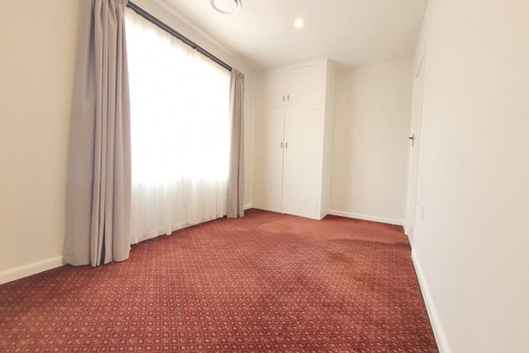 Photo of property in 7 Straven Road, Riccarton, Christchurch, 8011