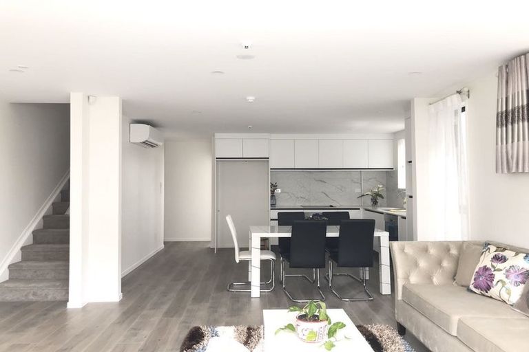 Photo of property in 9 Peony Mews, Oteha, Auckland, 0632