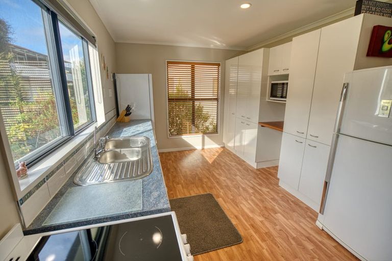 Photo of property in 9 Ranui Place, Moana, 7872