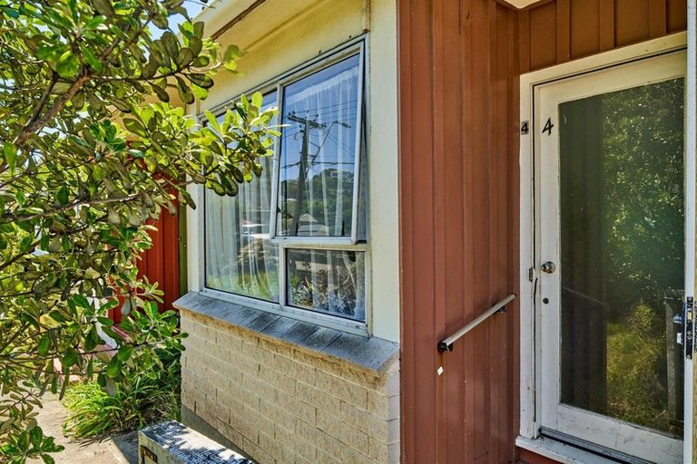 Photo of property in 4/171 Queens Drive, Lyall Bay, Wellington, 6022