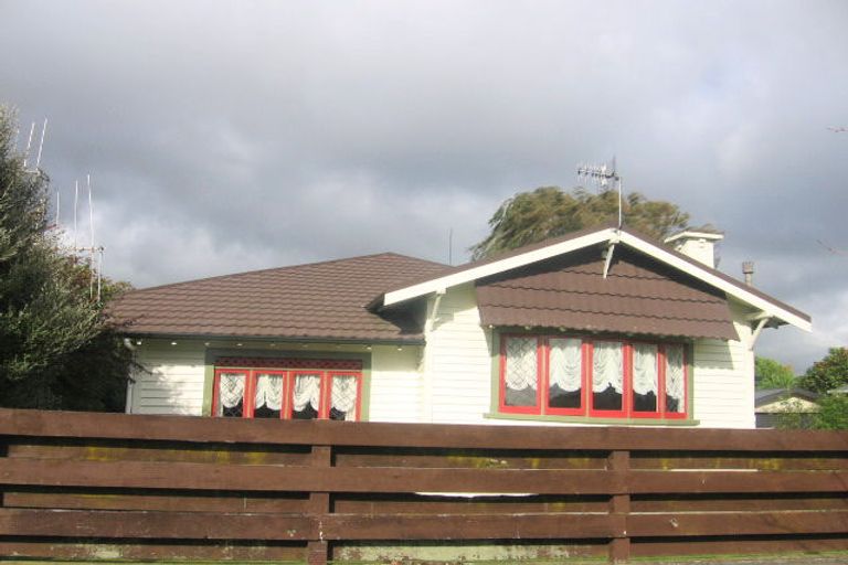 Photo of property in 30 Chelwood Street, Takaro, Palmerston North, 4412