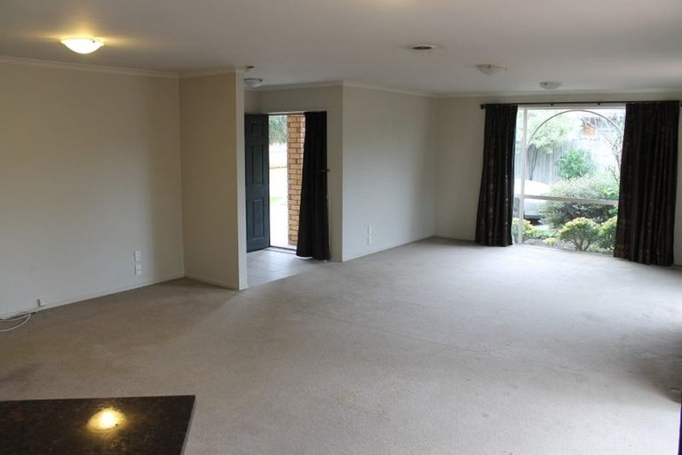 Photo of property in 14 Fitchburg Place, Mangere, Auckland, 2022