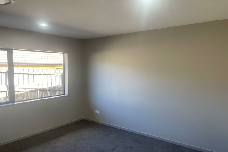 Photo of property in 28 Arrowsmith Drive, Clover Park, Auckland, 2019
