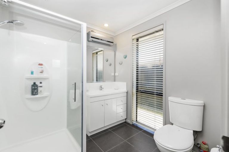 Photo of property in 120 Oriental Parade, Papamoa Beach, Papamoa, 3118