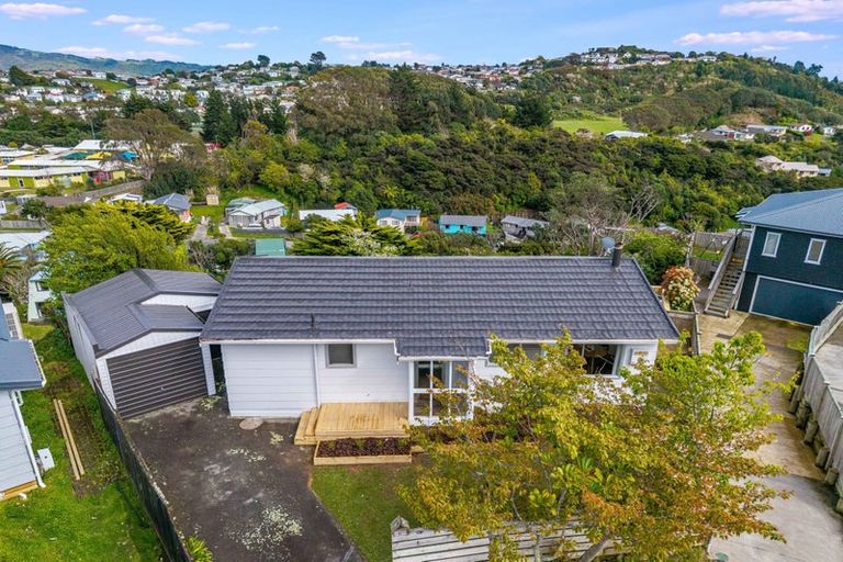 Photo of property in 12 Gaff Place, Whitby, Porirua, 5024