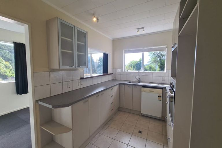 Photo of property in 13 Westhaven Drive, Tawa, Wellington, 5028