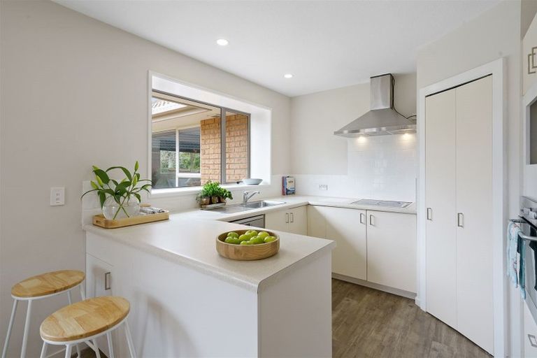 Photo of property in 23 Showgate Avenue, Sockburn, Christchurch, 8042