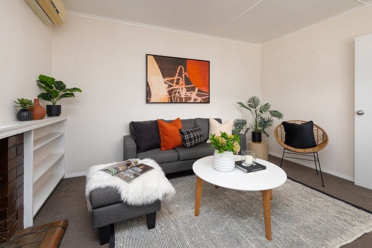 Photo of property in 16 Aberdeen Avenue, Takaro, Palmerston North, 4412