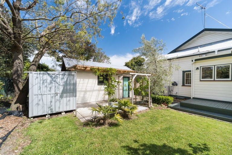 Photo of property in 16 Margaret Street, Roslyn, Palmerston North, 4414
