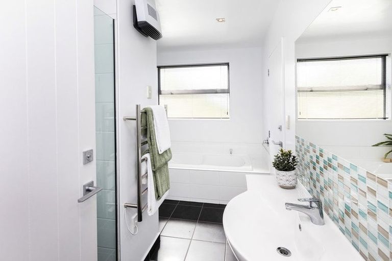 Photo of property in 15a Tomes Road, St Albans, Christchurch, 8052