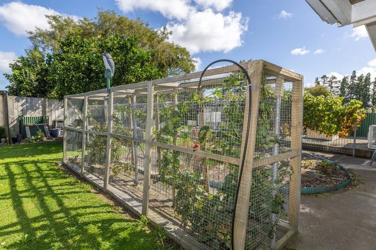 Photo of property in 70 Great South Road, Huntly, 3700