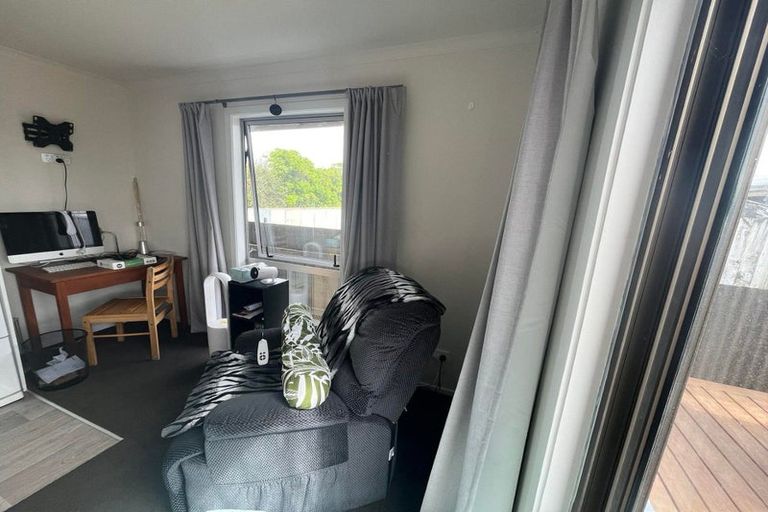 Photo of property in 12 Hokio Beach Road, Levin, 5510