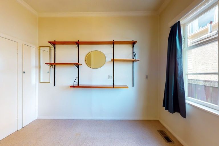 Photo of property in 48 Mana Esplanade, Paremata, Porirua, 5026