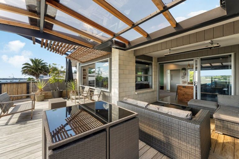 Photo of property in 5 Greenvale Place, Welcome Bay, Tauranga, 3112