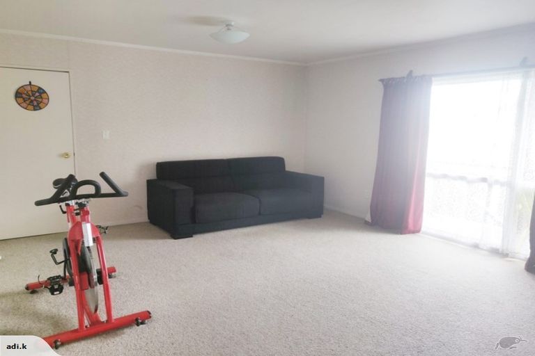 Photo of property in 2/17a Idesia Place, Totara Heights, Auckland, 2105