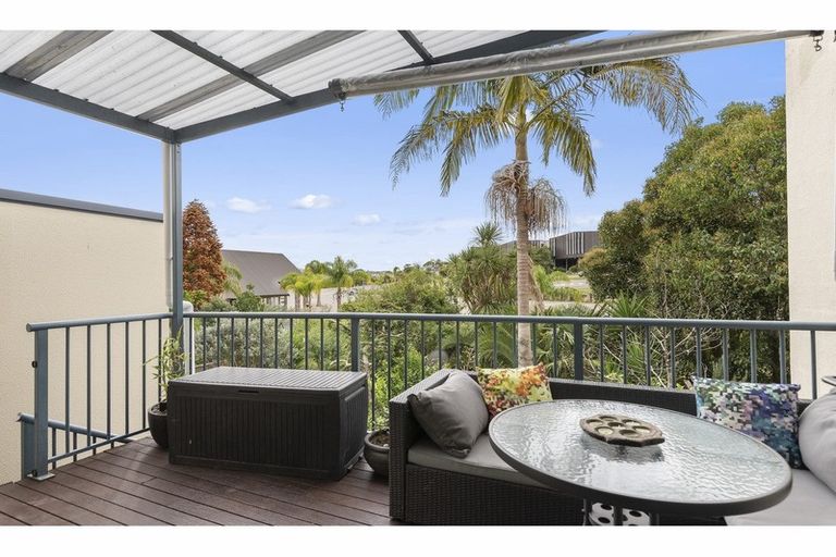 Photo of property in 6/6-8 Pannill Place, Oteha, Auckland, 0632