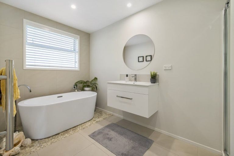 Photo of property in 82a Taniwha Place, Bethlehem, Tauranga, 3176