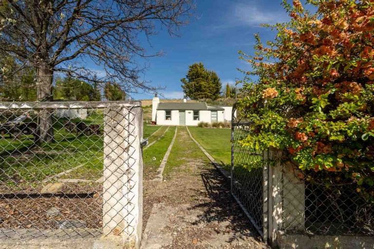 Photo of property in Ledingham Cottage, 46 Mcskimming Road, Patearoa, 9398