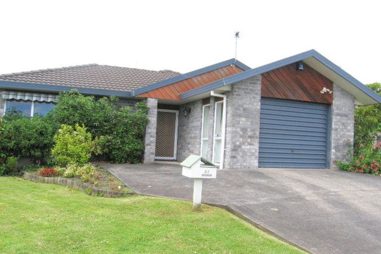 Photo of property in 42 Meynell Court, Glen Eden, Auckland, 0602