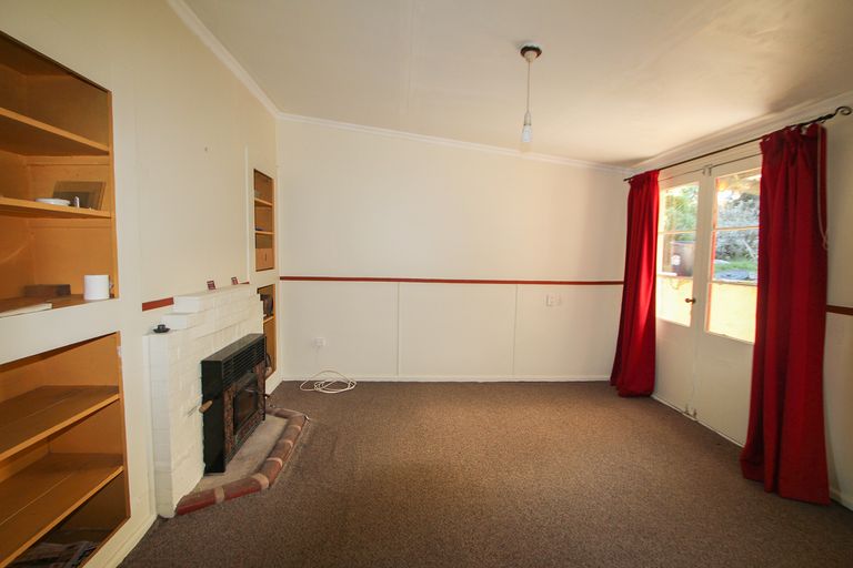 Photo of property in 16 Wellington Street, Enfield, Oamaru, 9491